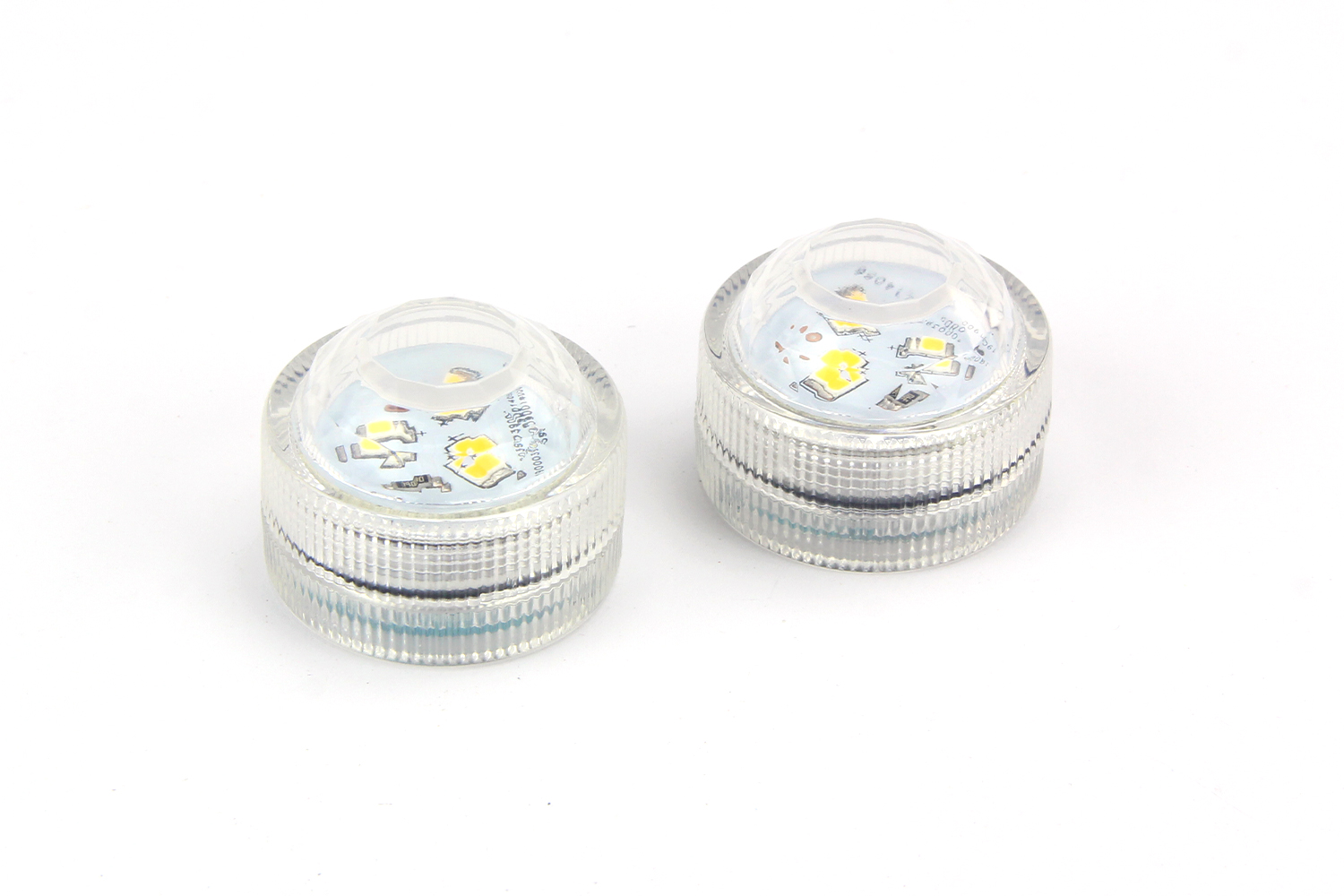 Bougie LED taupe avec minuterie par télécommande en cire (L/H/P) 10x10x10cm