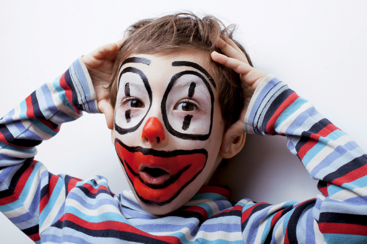 Visage De Maquillage Blanc D'un Clown Qui Rit Banque D'Images et Photos  Libres De Droits. Image 132972314