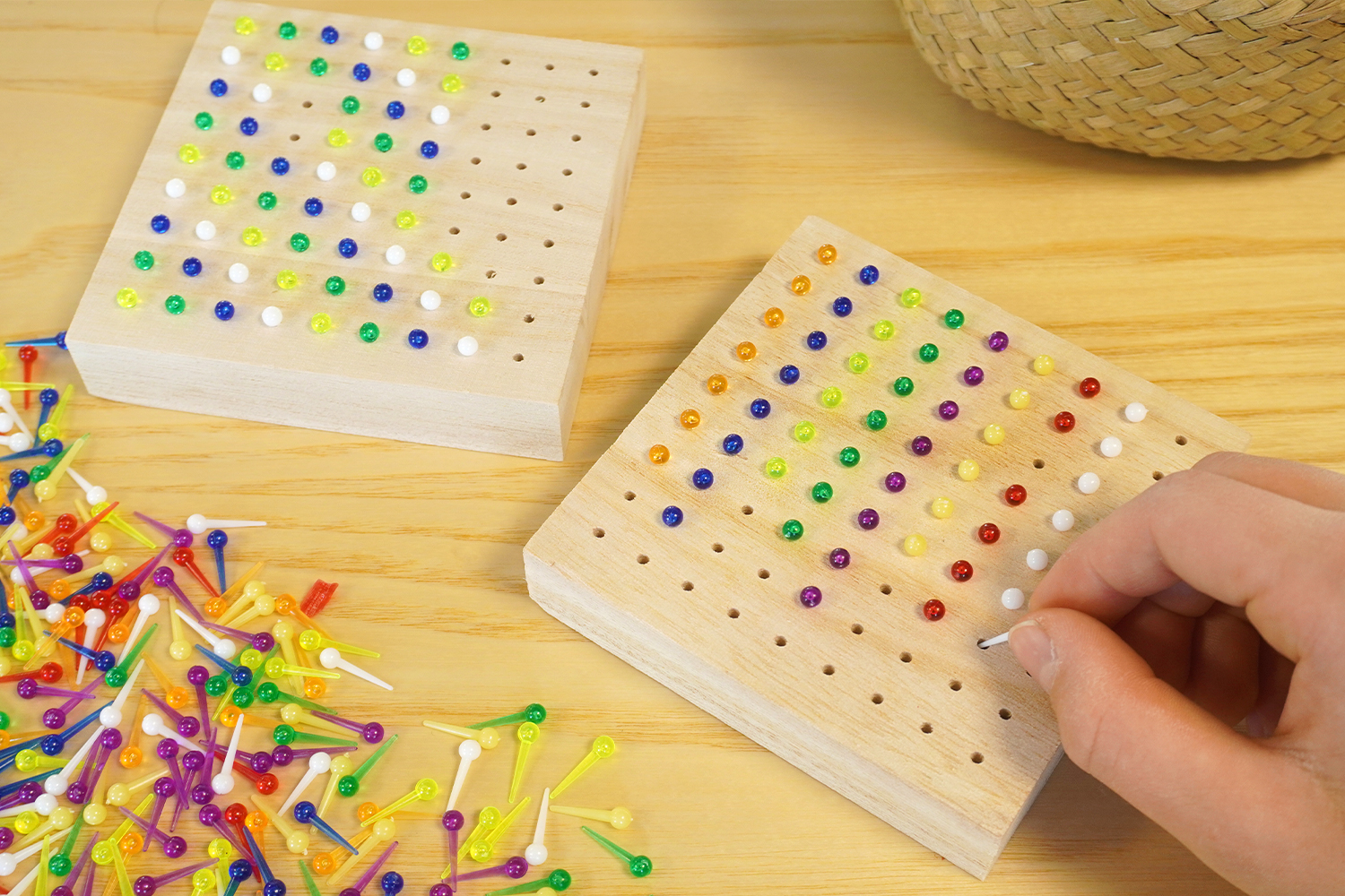 Activité Montessori Diy : apprendre les couleurs avec des boîtes d'œufs -  Jeux et partage